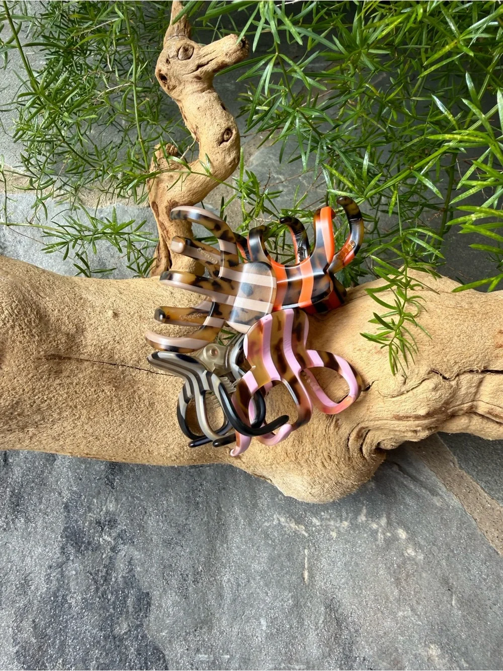 New🌟Anthropologie-Striped  Hair Claw Clips - Pack of Mixed Colors